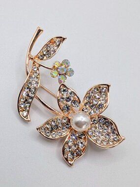 Flower Brooch with clear and Iridescent Rhinestones - Rose Gold Tone - NWOT